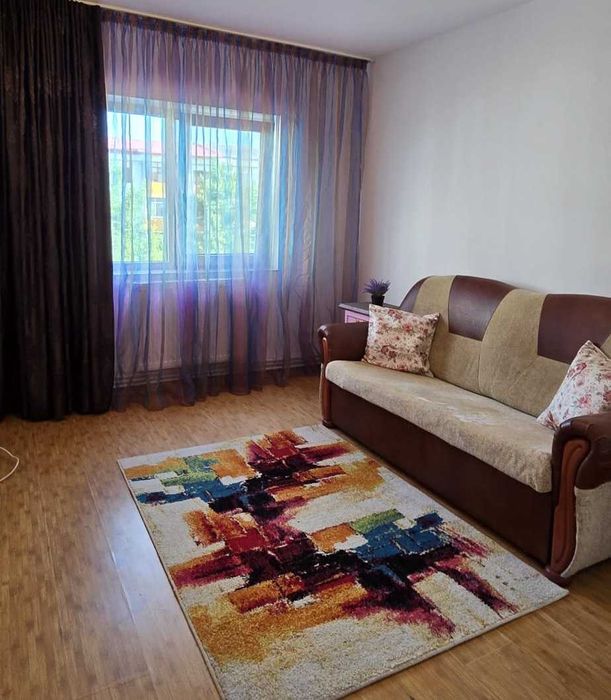 Închiriez apartament 3 camere decomandate, 75 mp – Zonă liniștită, aproape de școli și parc