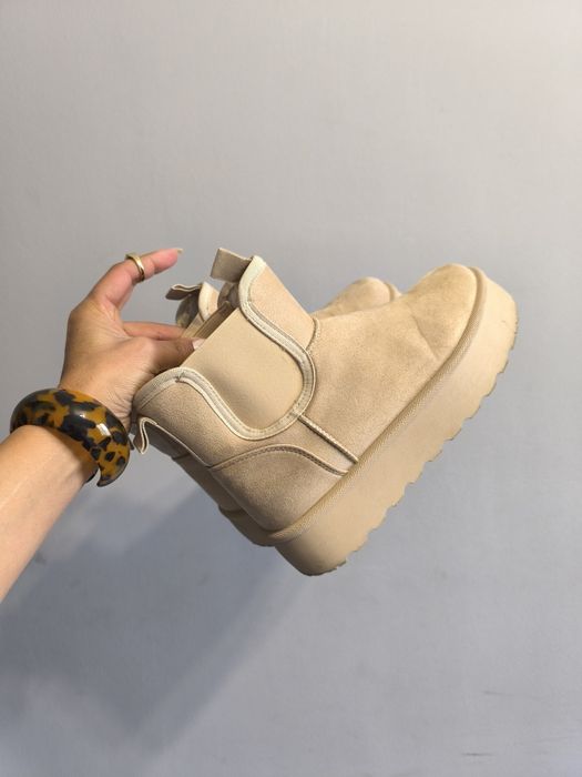 Велурени боти  с висока платформа