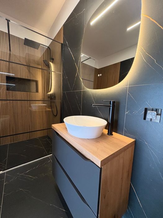 Inchiriez apartament  floresti