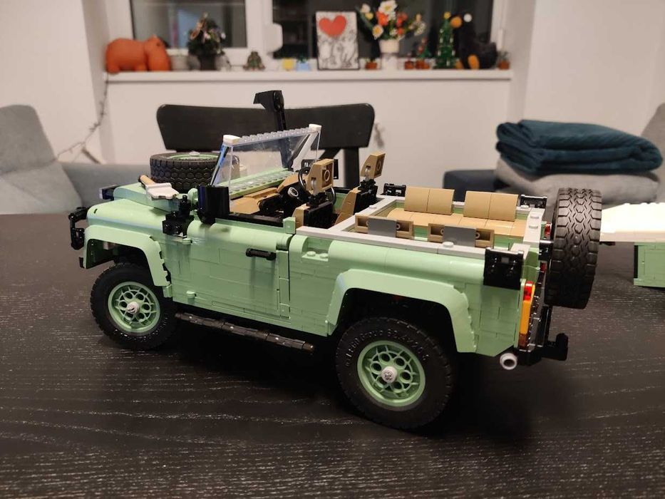 Lego 10317 Land Rover Defender 90, Asamblat