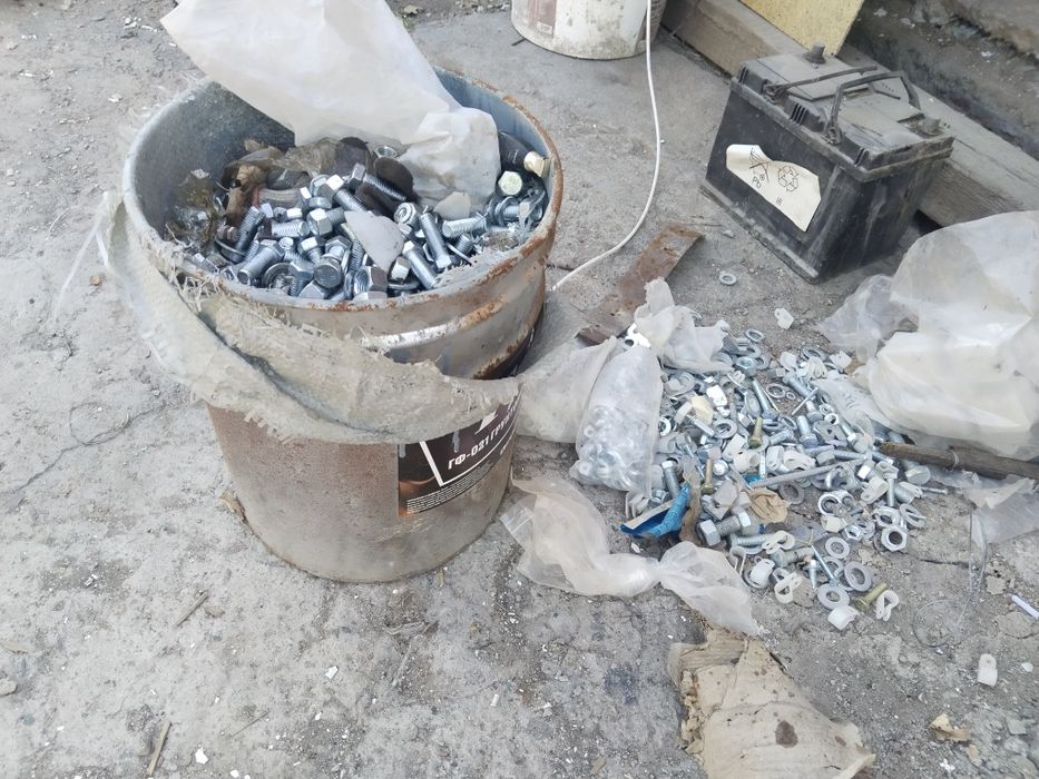 Болты,гайки,шайбы