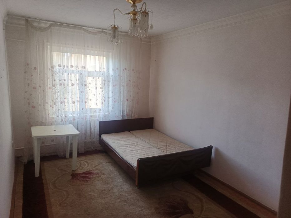 22 м/р Калинин бойындагы кирпич дом Гриль бардын усти
3 ханалы квартир