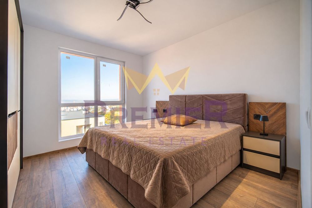 Продава се Тристаен апартамент в Варна, Възраждане 3 - 89 кв.м за 2012 €/кв.м - Снимка #4