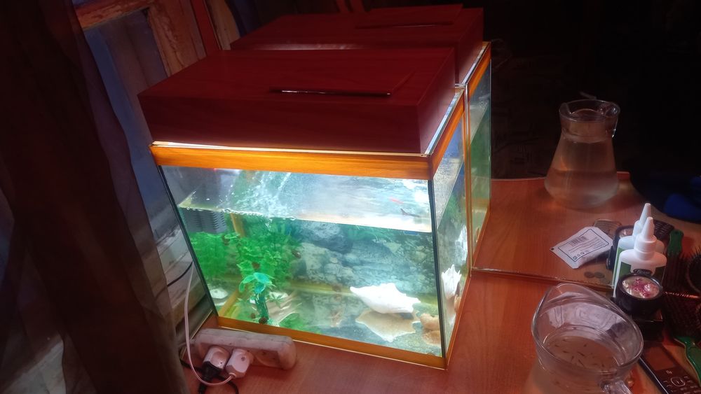 Продам аквариум на 100 л