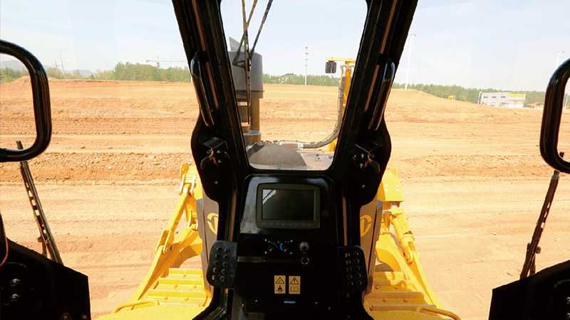 Гусеничный бульдозер SEM 818F 18тон