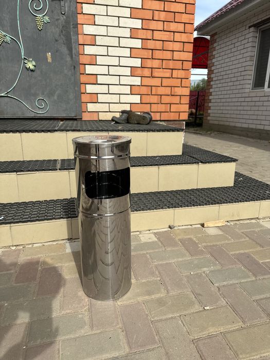 Урна с крышкой  35 л