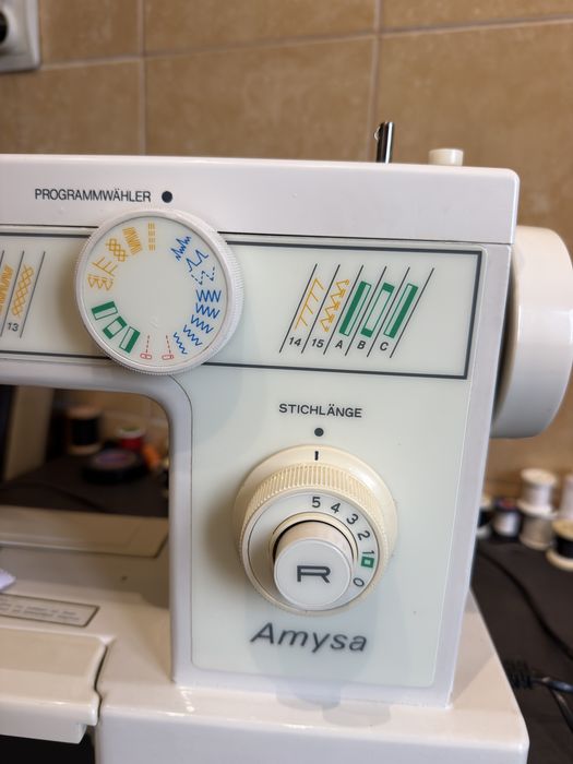 Masina de cusut si butoniere Amysa Germania