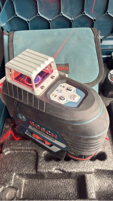 Vindlaser Bosch  original la cutie cu un acumulator