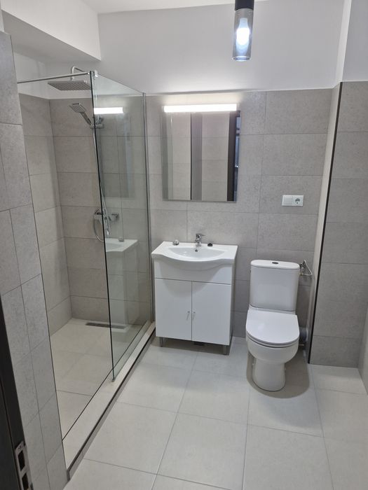 P F .Vând apartament la cheie cu o cameră în zona Tera  et.2