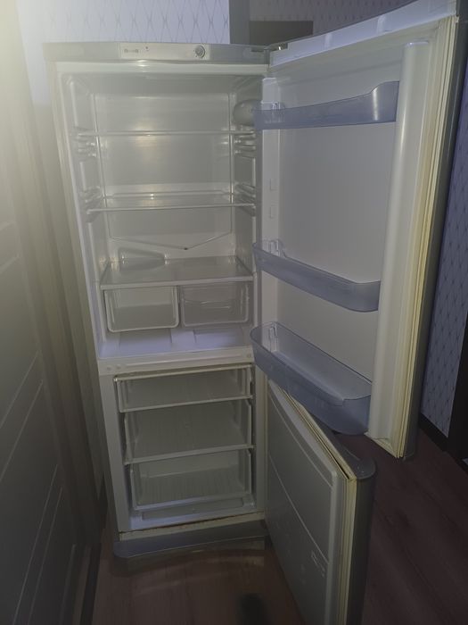 Холодильник Indezit