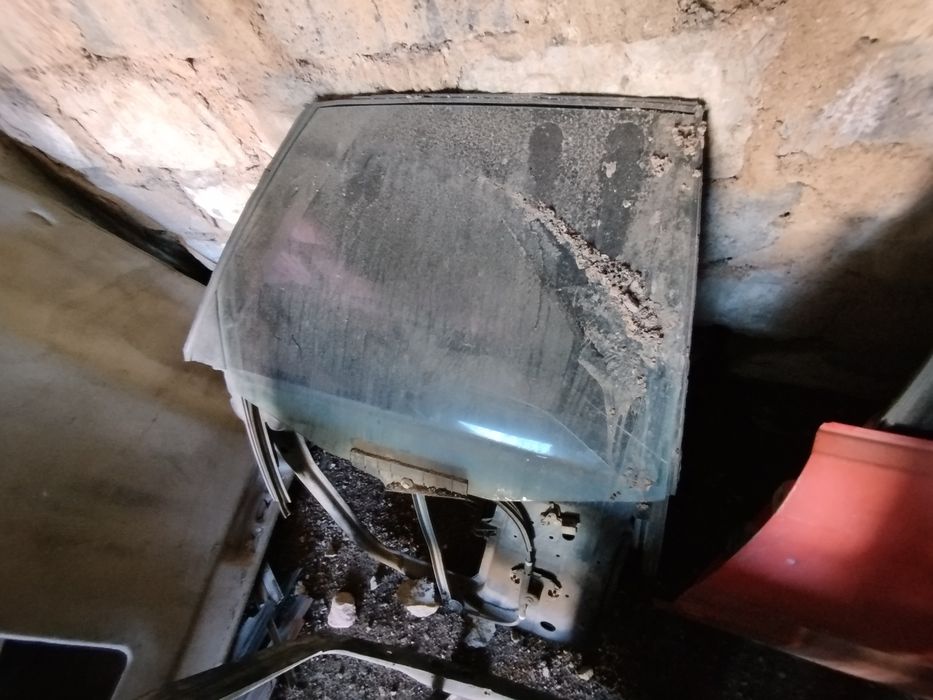 Бампер задний двери со стеклами стокла целые