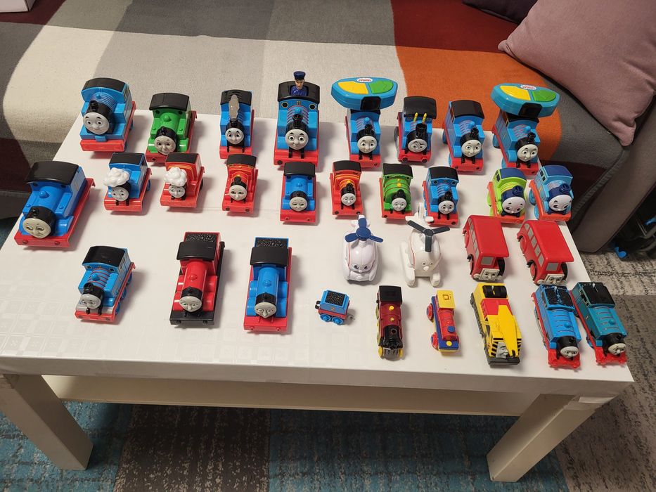 Thomas din plastic cu Baterii si Simple.