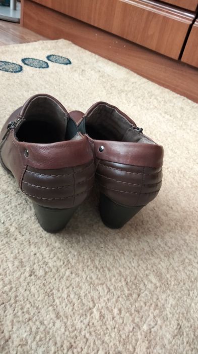 Продам оригинальные кожаные ботильоны.