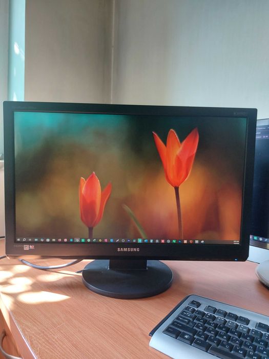 Монитор Samsung SyncMaster 2494HS