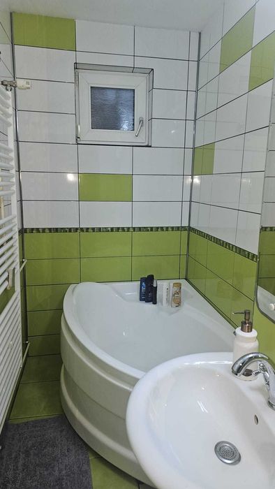 Direct Proprietar, inchiriez apartament 3 camere Craiovita Noua / Contract pe termen lung