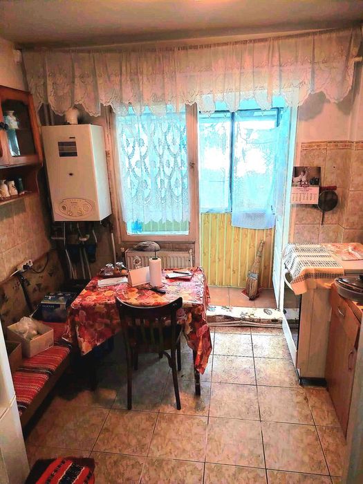 Mioriței, blocul turn, 3 camere semidecomandate