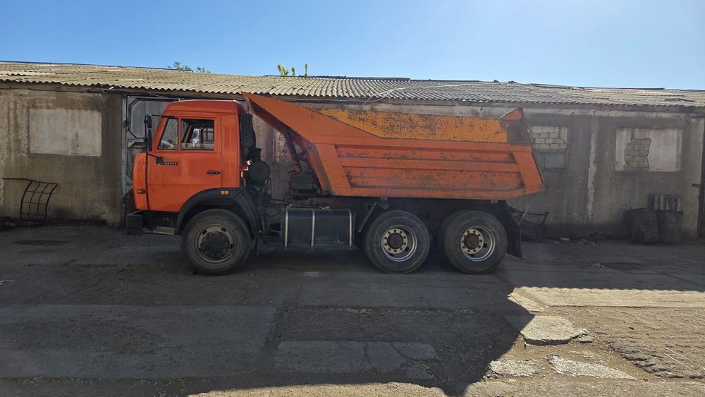 Продам камаз самосвал Евро 1 в хорошем состоянии