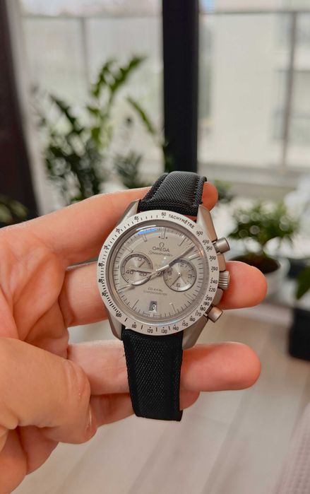 omega speedmaster gry