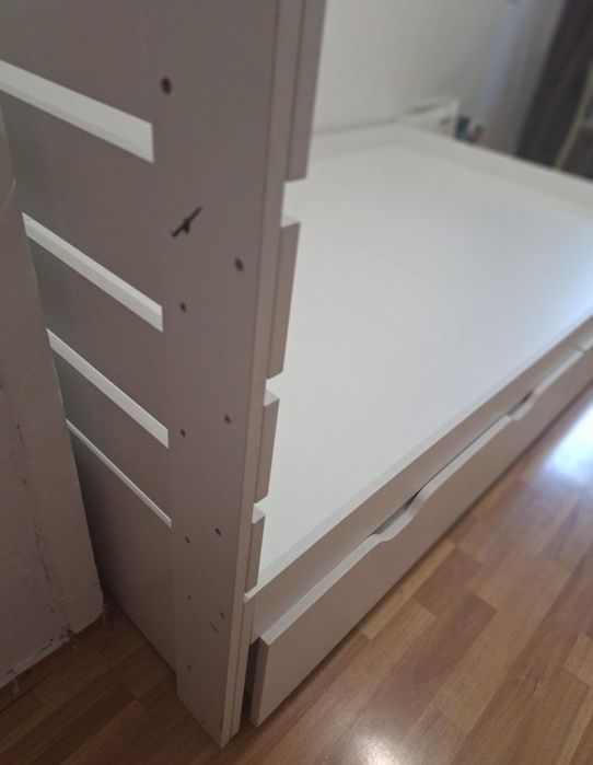 Кровать постель белая