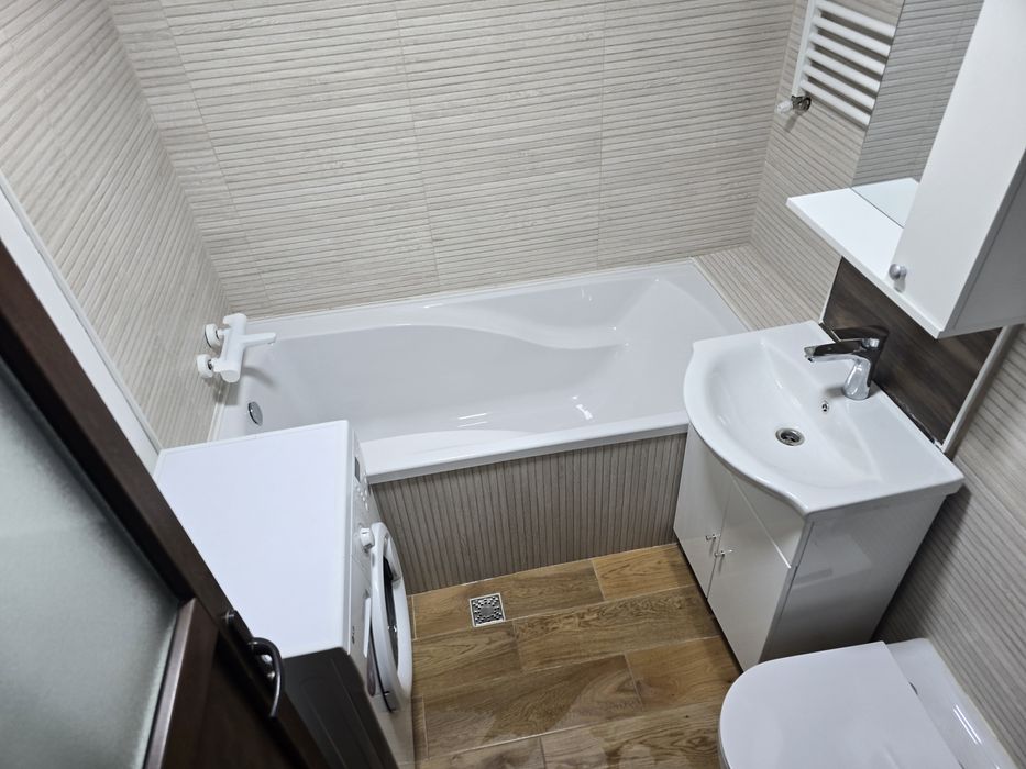 Inchiriez apartament 3 camere