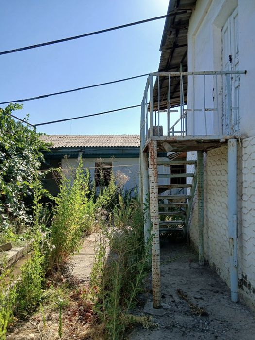 Urtasaroy hovli uchastka 10 sotix