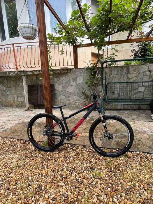 DRAG C2 Dirt Jump