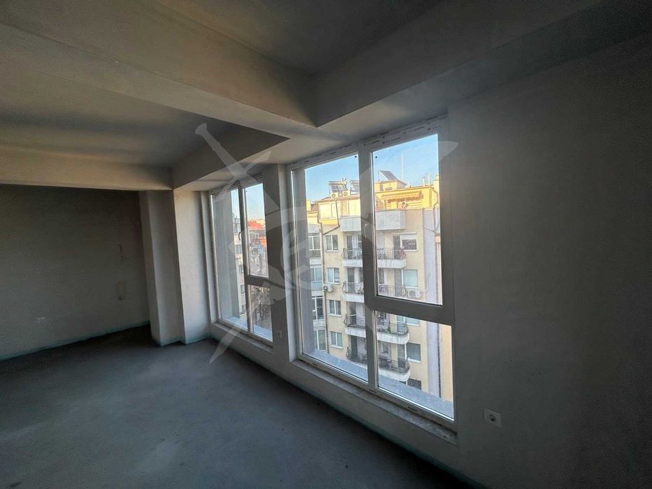 Продава се Тристаен апартамент в Пловдив, Център - 147 кв.м за 2109 €/кв.м - Снимка #7