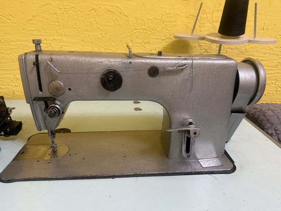 Продам швейную машинку и оверлок.