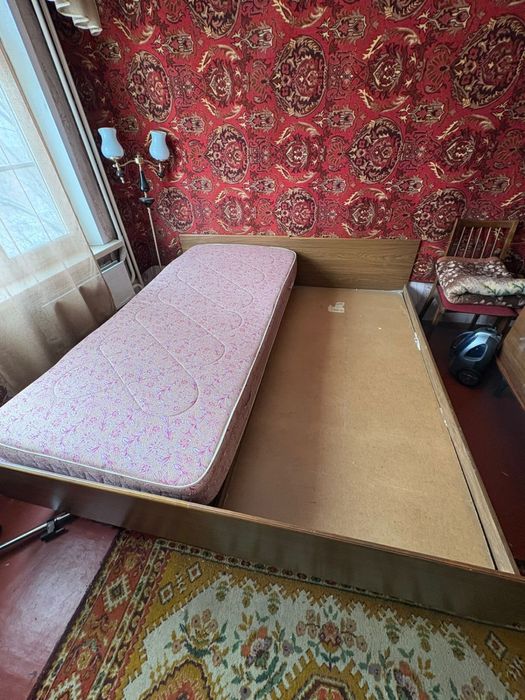 Продам кровати 2 шт с матрасами