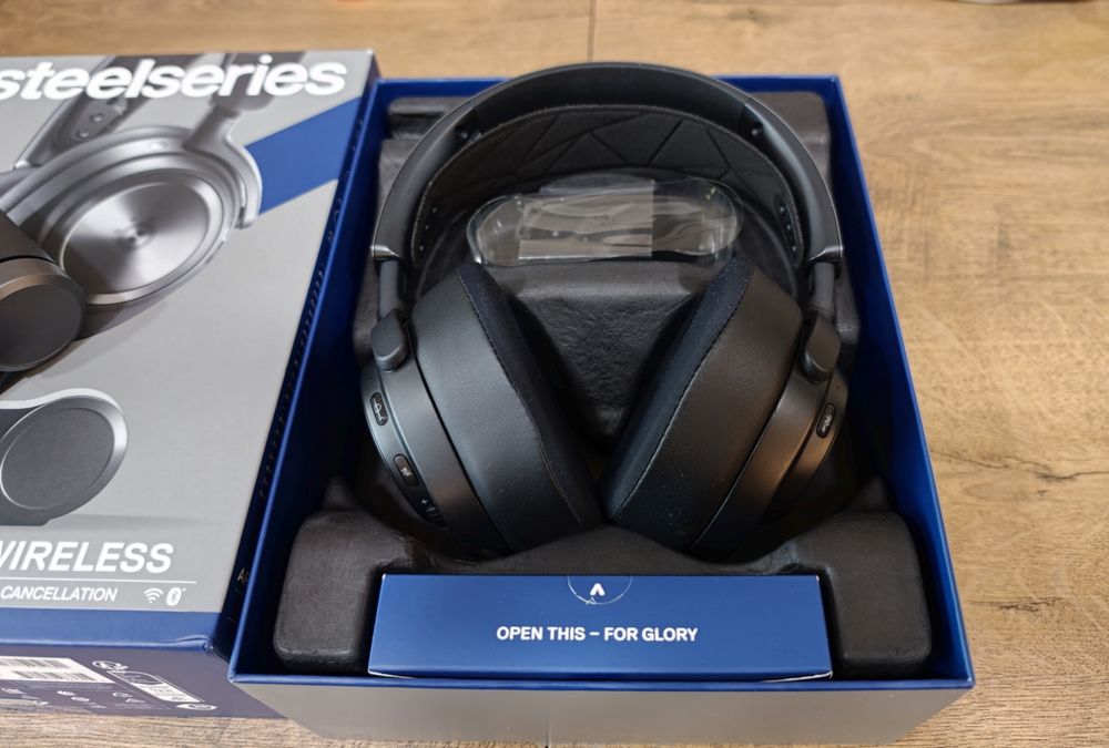 Steelseries Arctis Nova Pro Wireless Bluetooth Gaming Headset