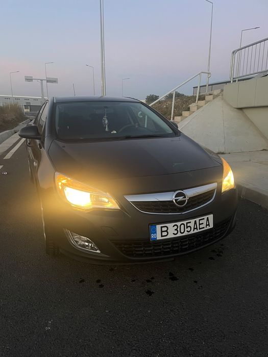 Opel Astra J 2012