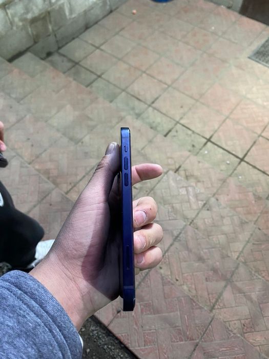 Айфон 12 продам срочна