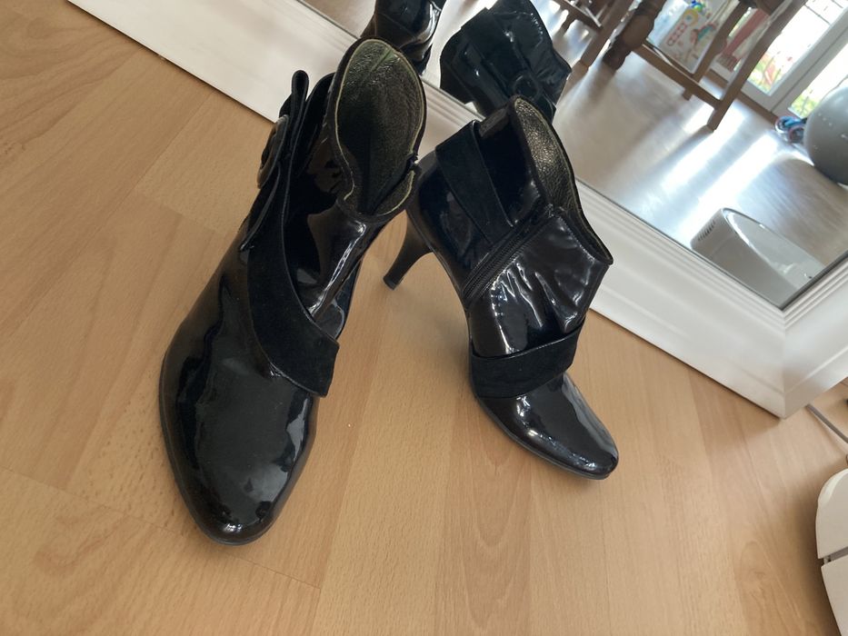 Ghete lac, piele naturala, noi, marime 40, toc stiletto