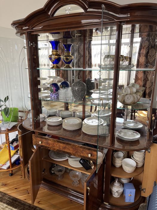 Стол со стульями