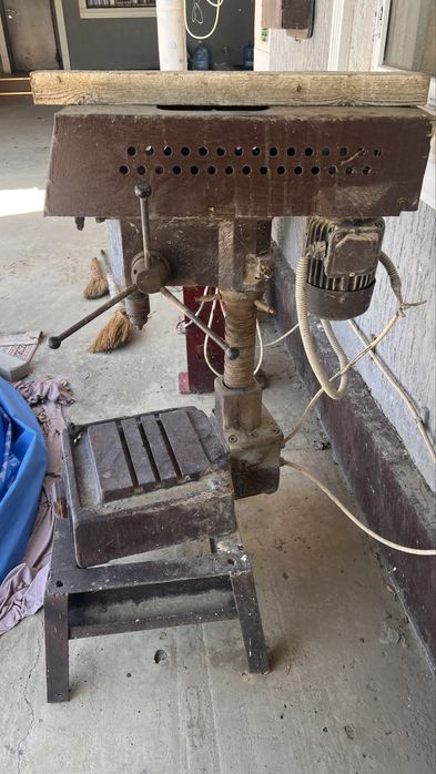 Сверлильный станок