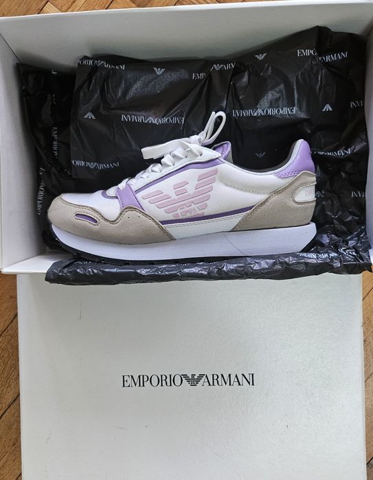 Нови сникърси Emporio Armani  номер 37 стелка  23.5см