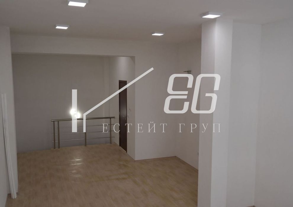 Дава се под наем Офис в Варна, Колхозен пазар - 102 кв.м за 328.95 € - Снимка #1