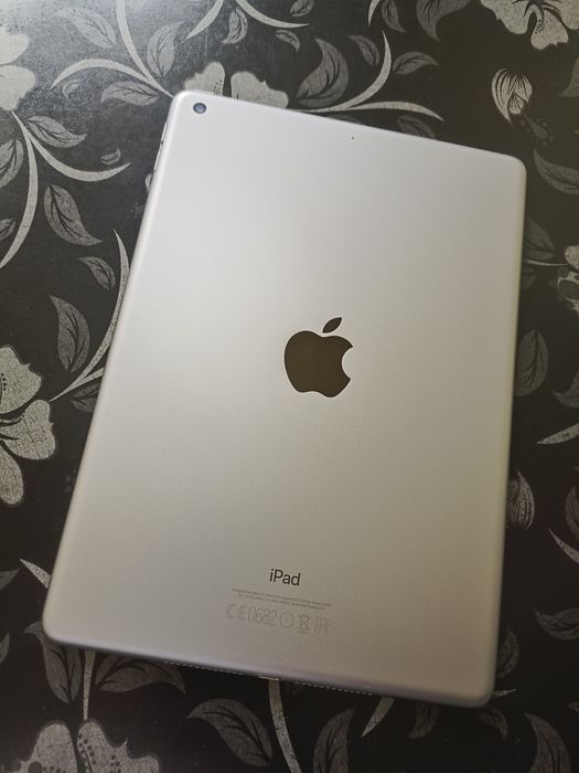 IPad (5-го поколения) 32 GB version 16.7.14