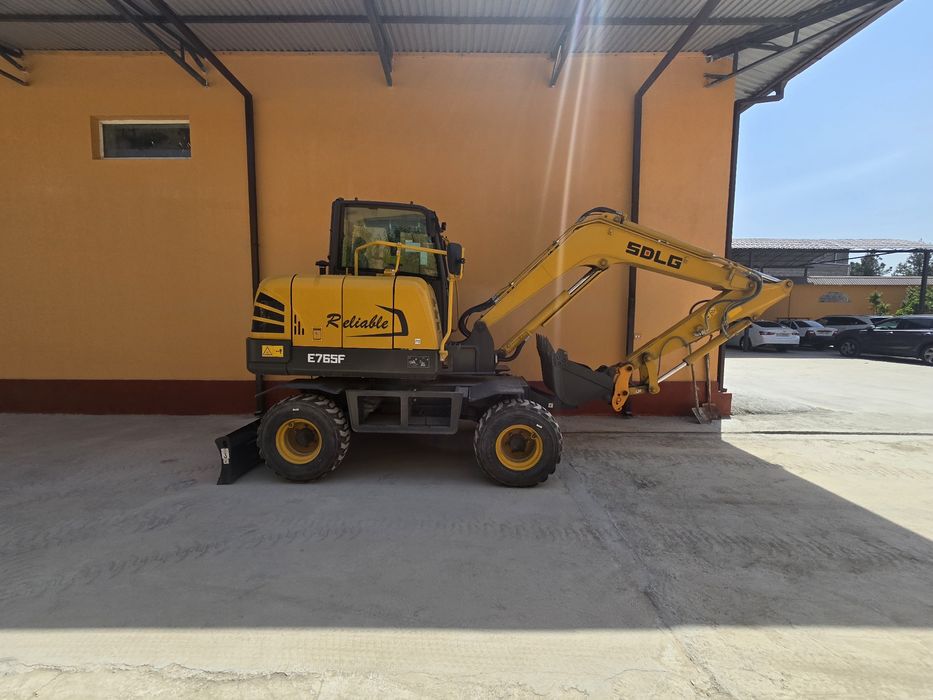 Ижарага берилади экскаватор  60 SDLG бошка турдаги техникалар хам мавж