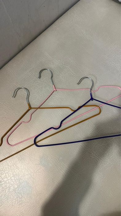 Продам вешалки разные по 70 тг