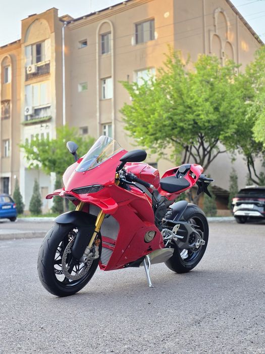 Сотилади Ducati panigali V4S 2026