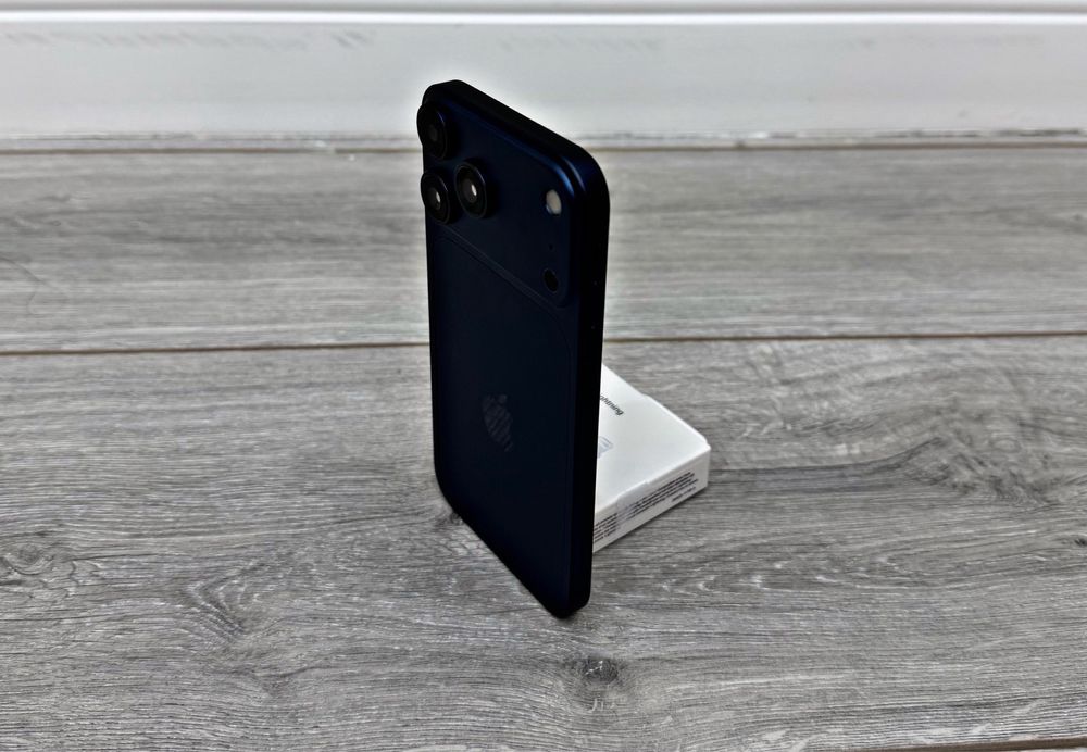 Оригинал/iphone 11/В корпусе Айфон 17 PRO