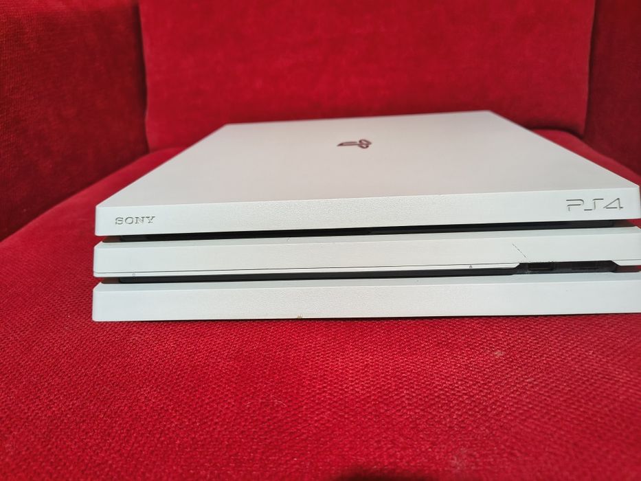 Ps4 pro varianta alba de un 1tb