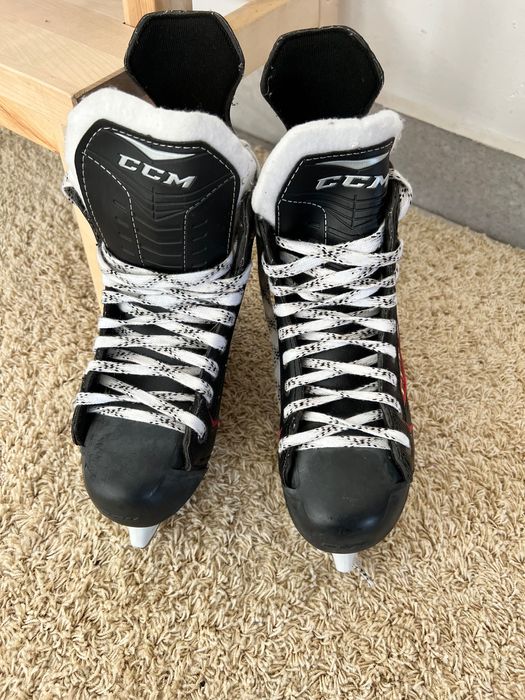 Кънки за лед / хокей CCM Proformance 37номер