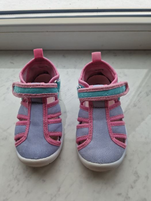 Сандалии для садика 23размер