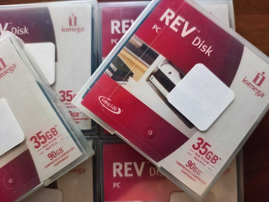 8 x Iomega REV Disk 35GB / 90GB Backup Media Cartridge - arhivare profesională