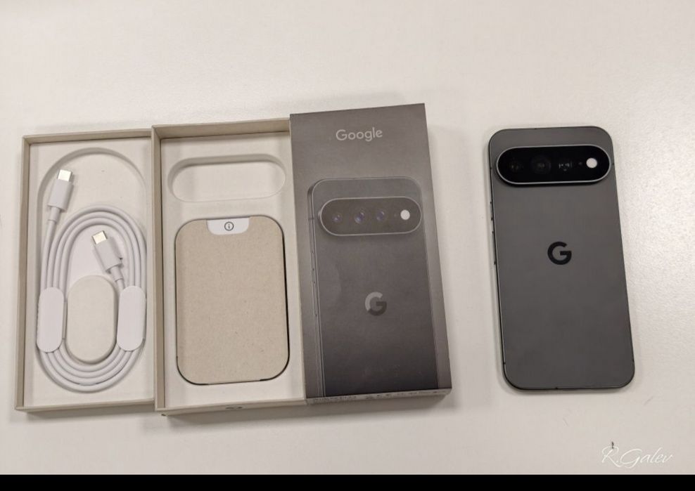 Продавам google pixel 11 pro xl 256gb + подарък кейс