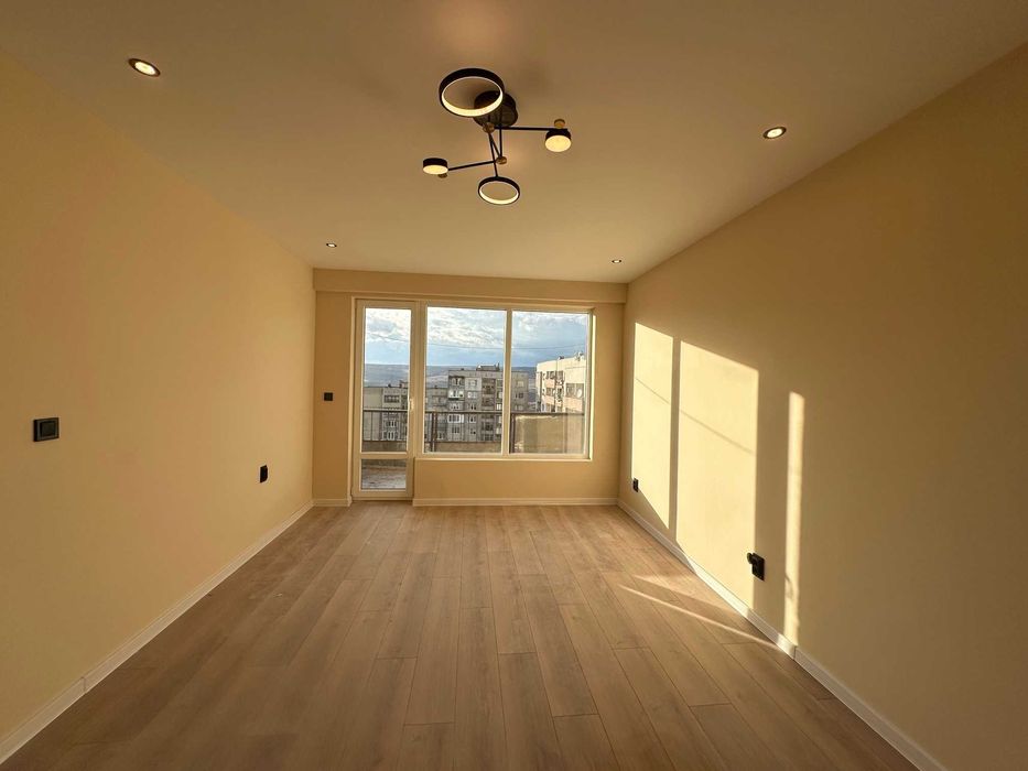 Продава се Двустаен апартамент в Радомир - 64 кв.м за 510 €/кв.м - Снимка #4