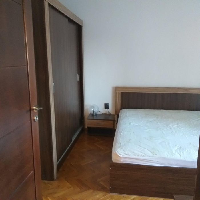 Тристаен апартамент под наем в ж.к. Стрелбище, 2211284