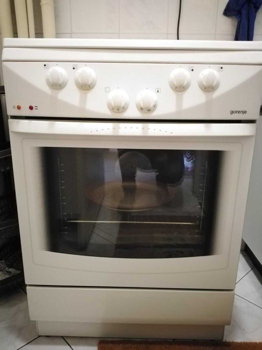 Печка-Gorenje и абсорбатор-AEG